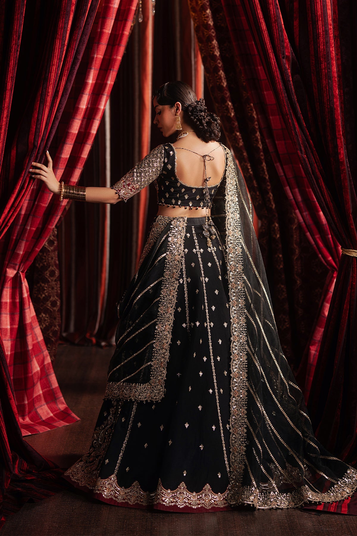Afrozeh Gulraiz Divani The Silk Edit 25
