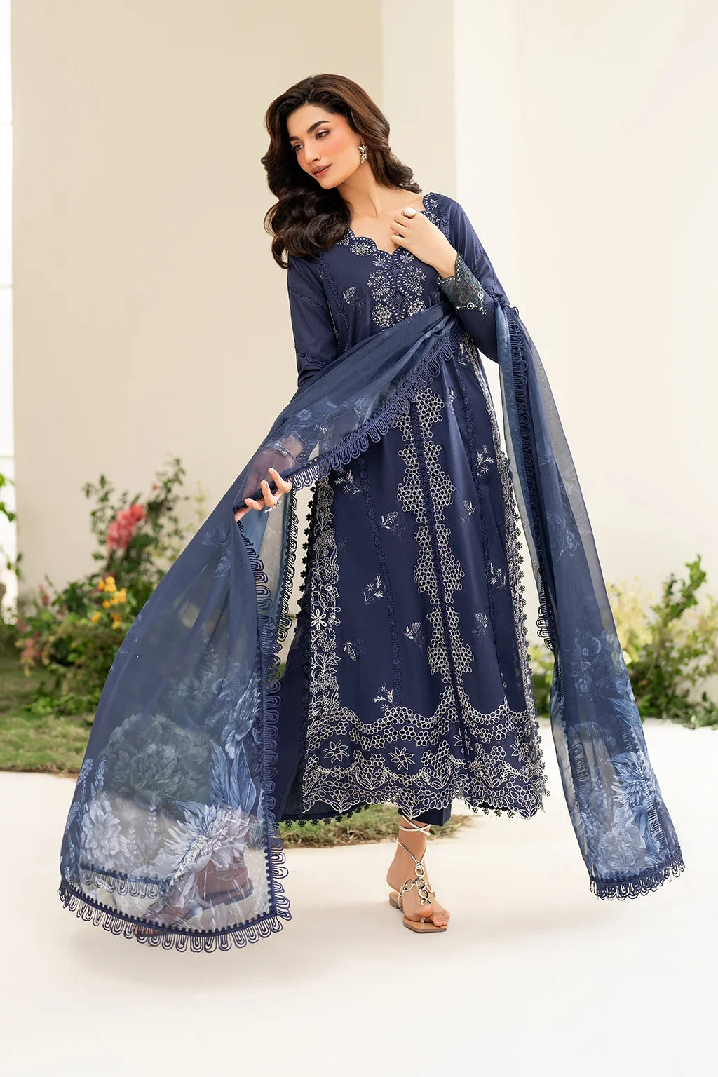 Iznik IFE-04 Embroidered Festive Lawn Edition 25'