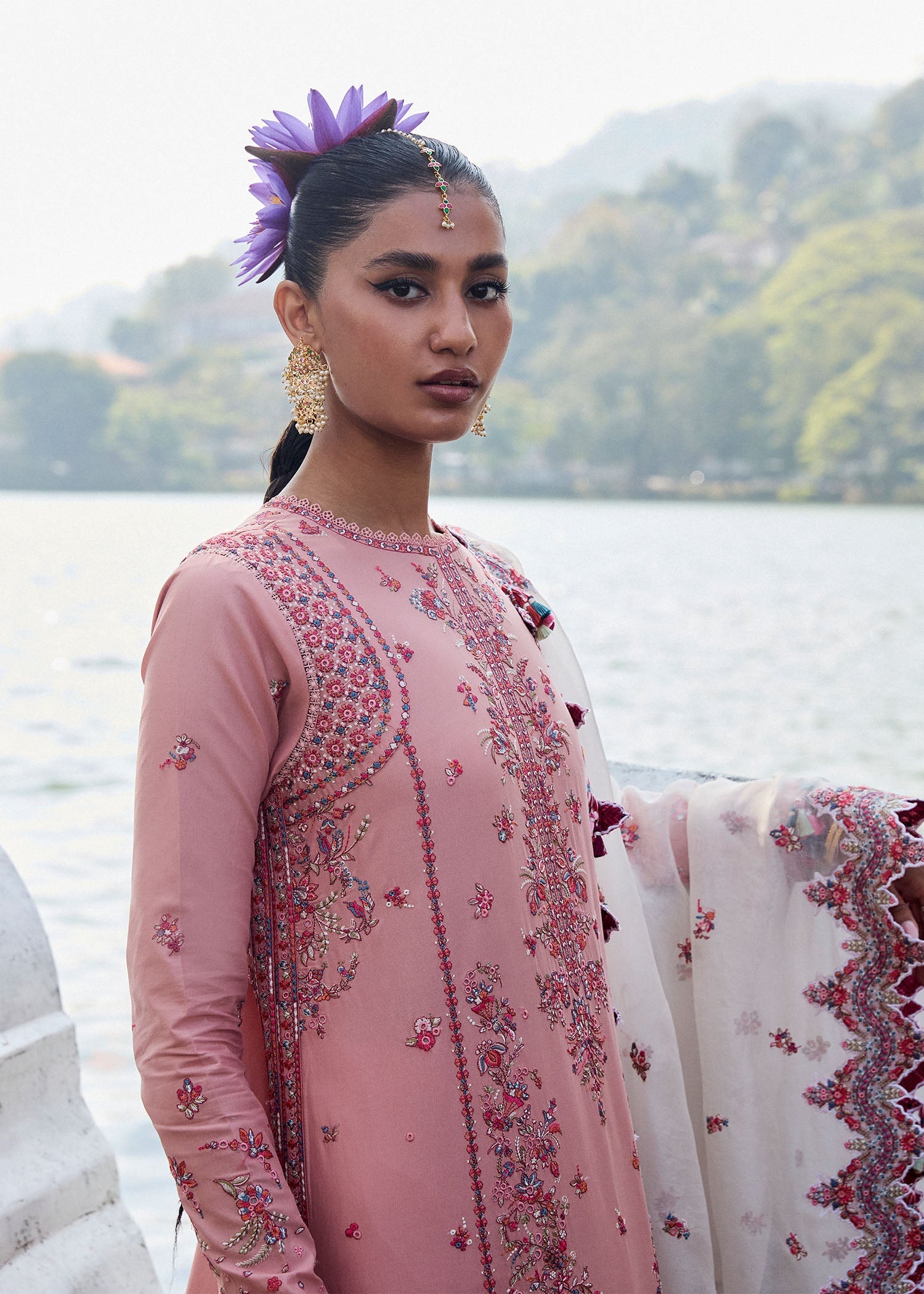 Hussain Rehar Peaar Luxury Lawn'25