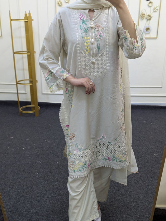 Amna Khurram off-white 3pc Ready to wear