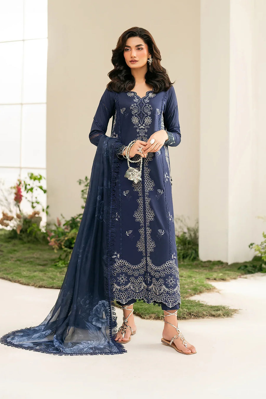 Iznik IFE-04 Embroidered Festive Lawn Edition 25'