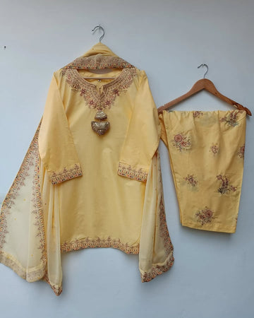 Amna Khurram D-3 Eid Collection