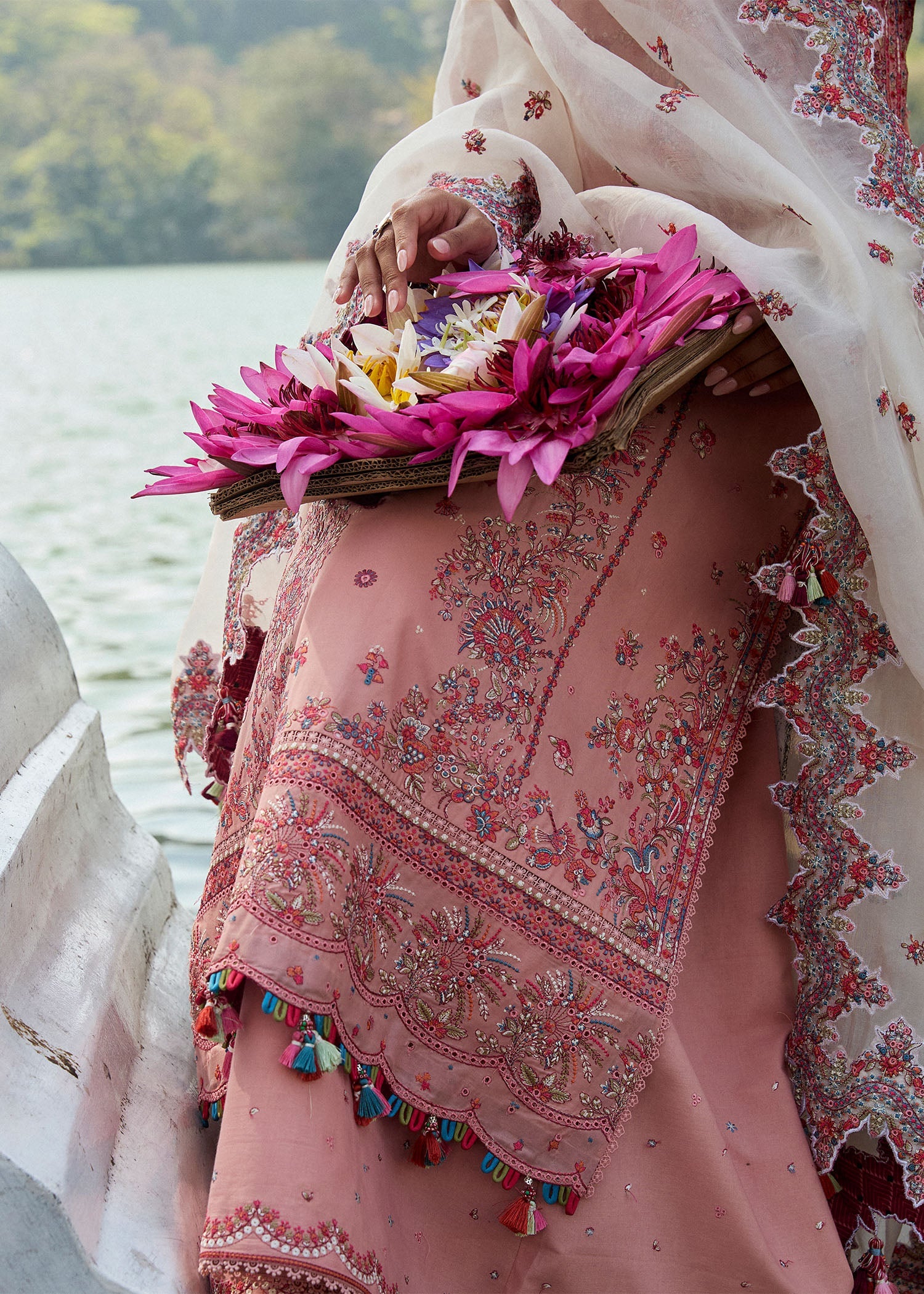 Hussain Rehar Peaar Luxury Lawn'25