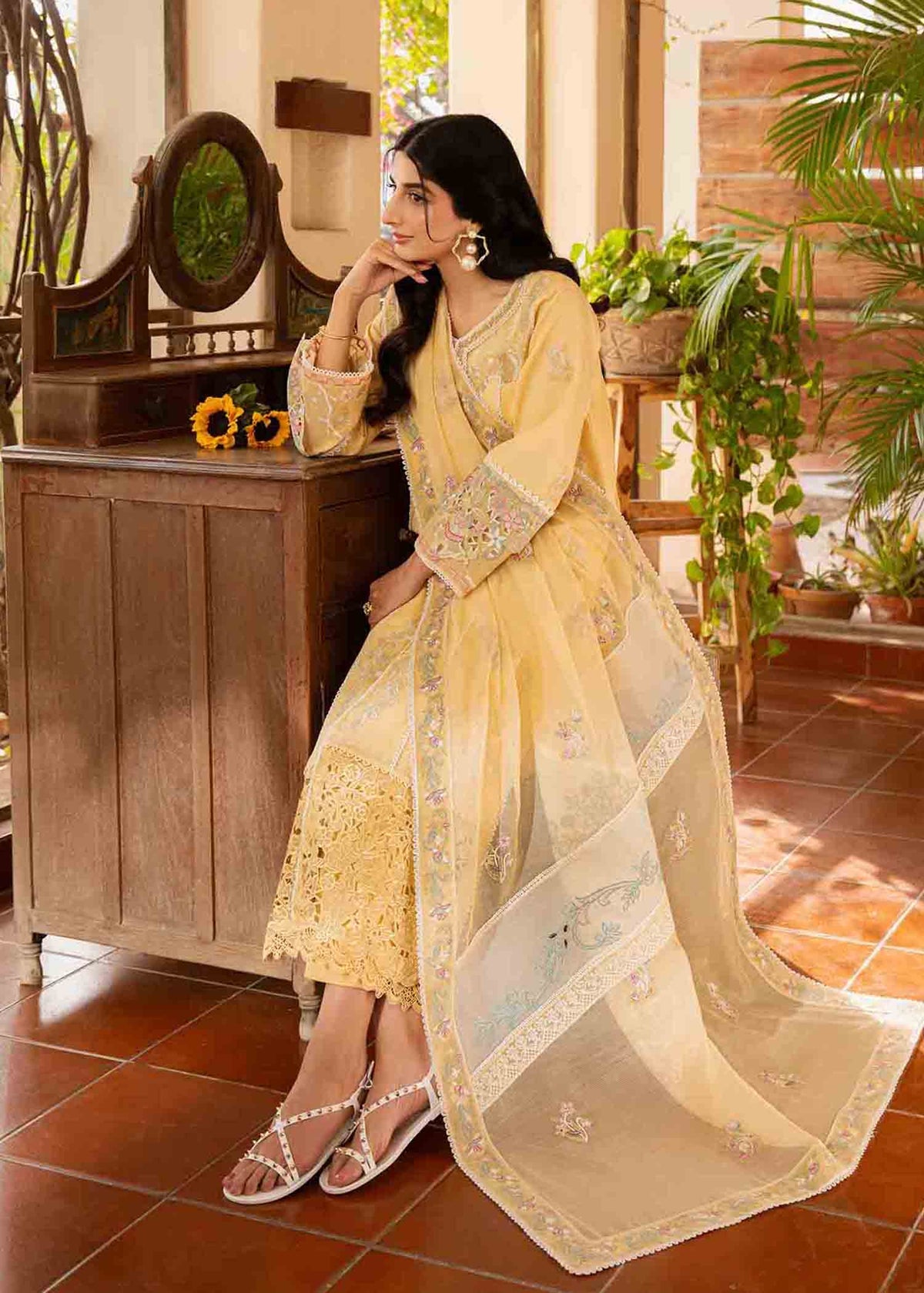 Jeem 3 PIECE EMBROIDERED SUNGLOW YELLOW LAWN 25'