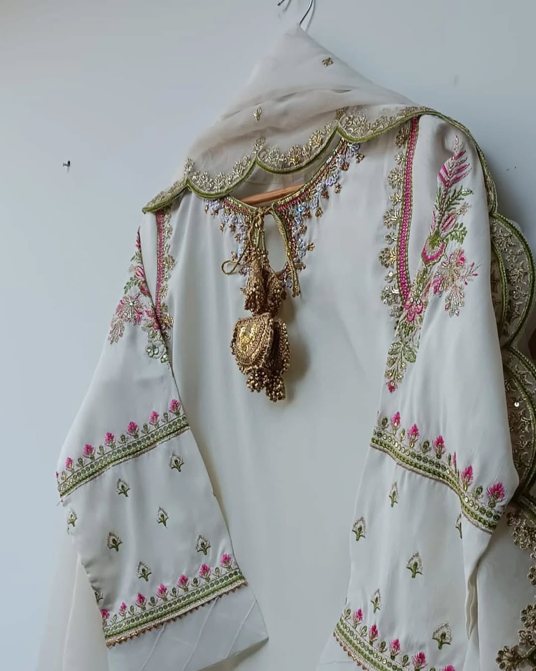 Amna Khurram white 3pc Inza ready to wear collection
